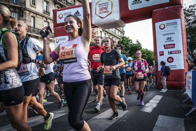 Finisher du semi-marathon de Paris 2021, Denain, Grande-Synthe - France — photo 2