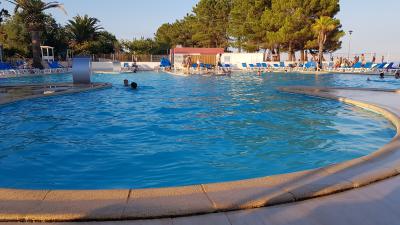 Visite du camping, piscine et plage