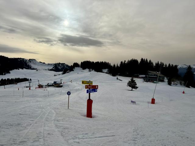 Deux jours de ski avec de la neige du Sahara !, La Clusaz - France — photo 4