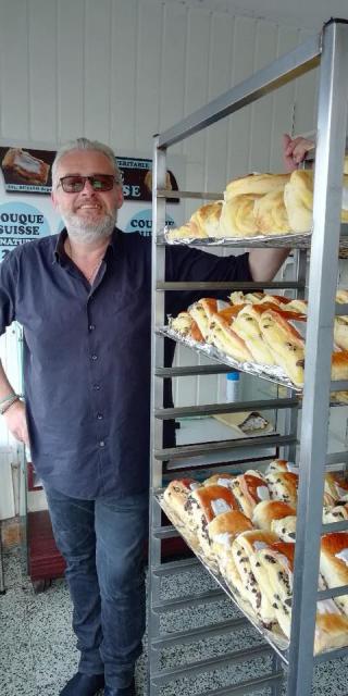 Manger une couque Suisse de chez Ruello